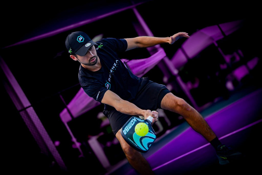 KOMBA+ COREx2 – pickleball paddle close-up
