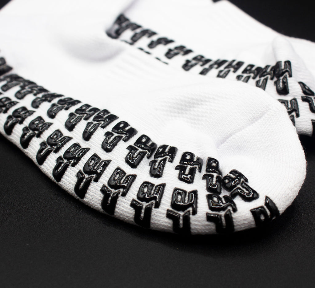 Performance Socks - GRIPtech™ – pickleball apparel in use